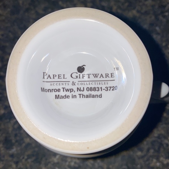 PAPEL GIFTWARE Accents & collectibles “Friends Forever and Ever and Ever” mug - Picture 5 of 7